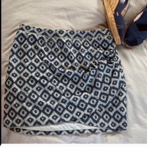 Patterned mini skirt